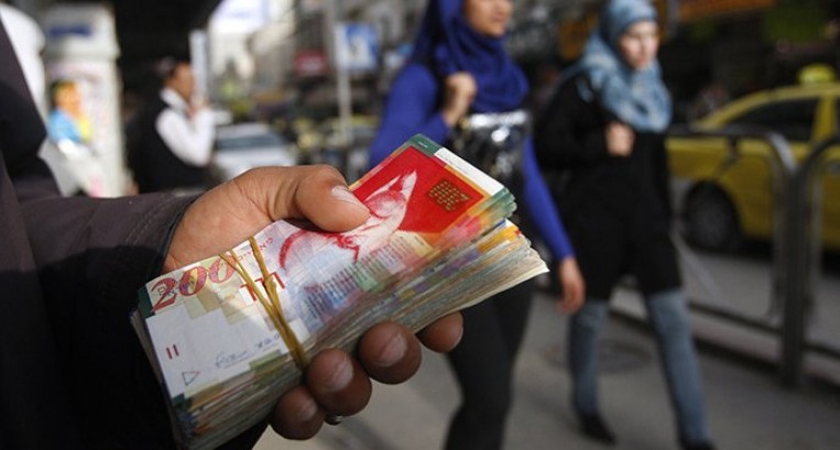 صوت| كيف يؤثر التذبذب في الحركة الاقتصادية على الدين العام والخاص؟